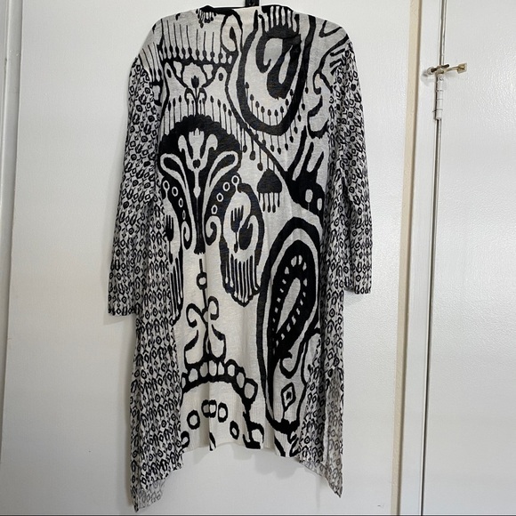 NWOT Chico’s Black and White Cardigan - Picture 5 of 6